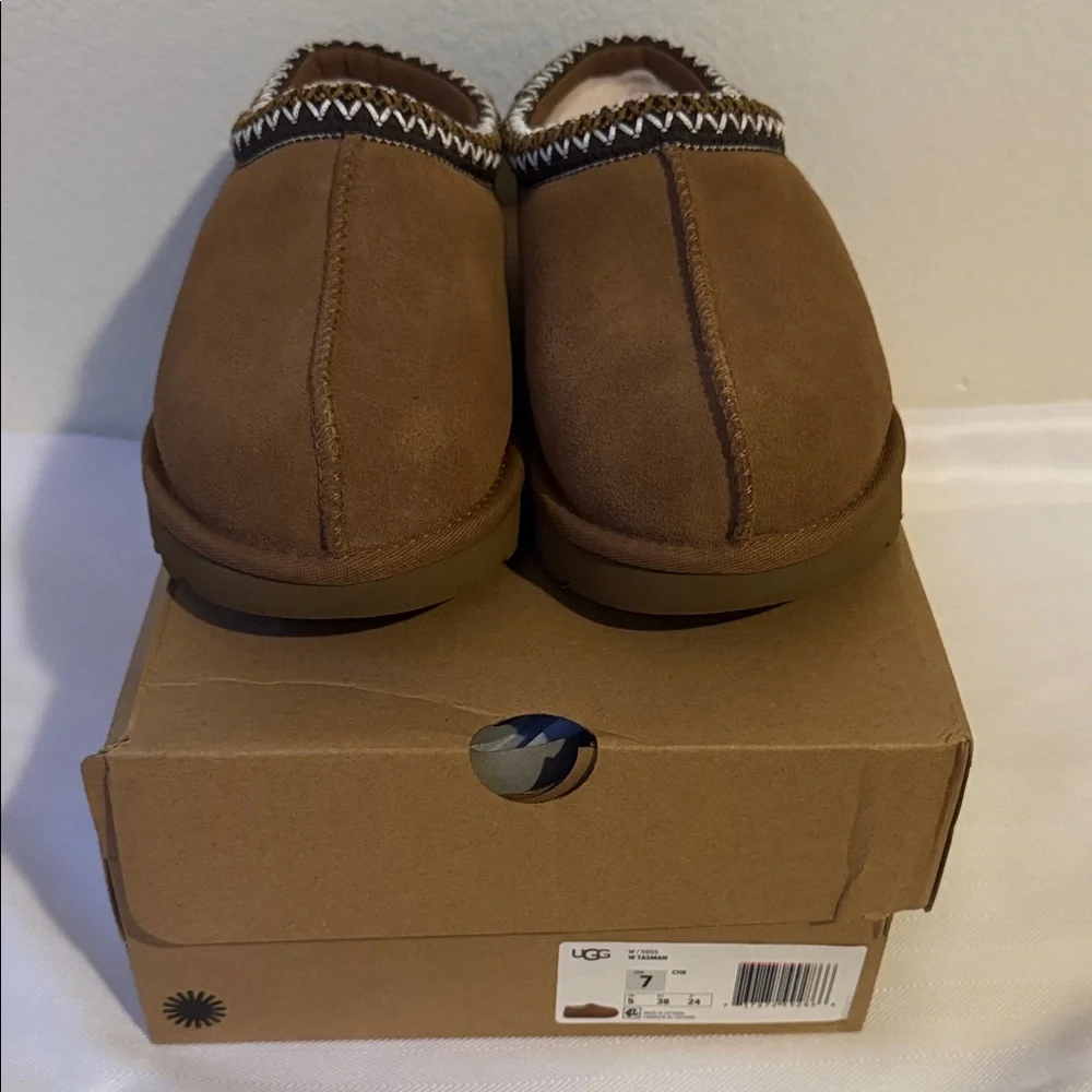 UGG Tasman Women's Unisex Chestnut New Never Worn. New with tags. - Picture 5 of 6